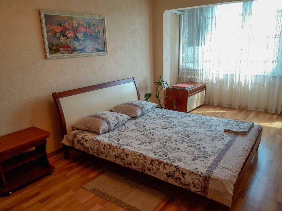 Apartment On Livoberezna Metro Station 키예프 외부 사진